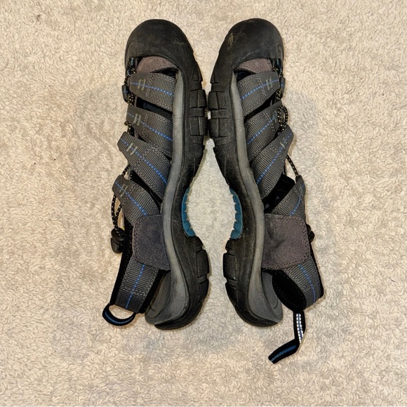 Sandals_&_Flip_Flops
